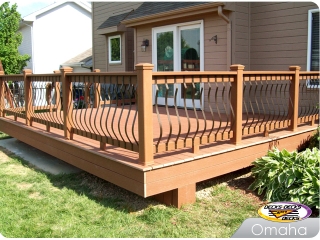 Low Maintenance deck with Belly Balusters