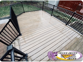 Aluminum decking railing with lights