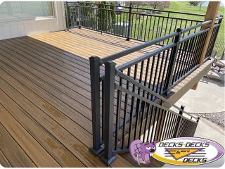 La Vista Gretna Elite Papillion Deck Builder