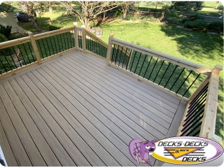 1_Mixed-composite-and-cedar-deck